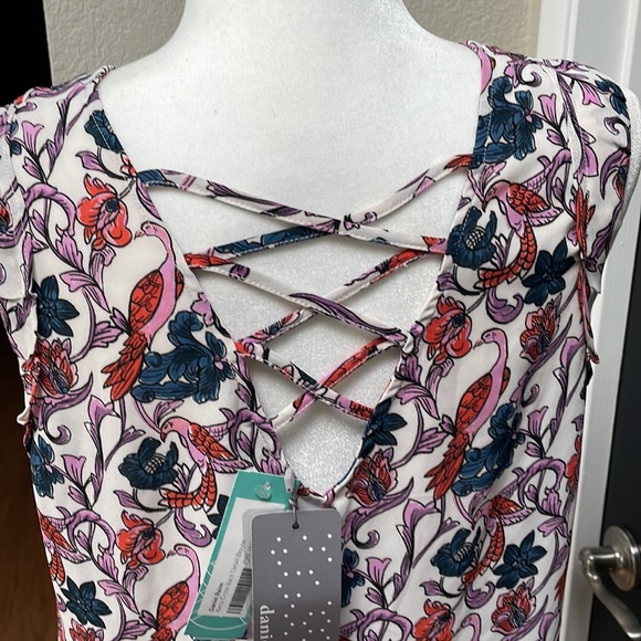 Daniel Rainn | Kena Sleeveless Top - Picture 4 of 6